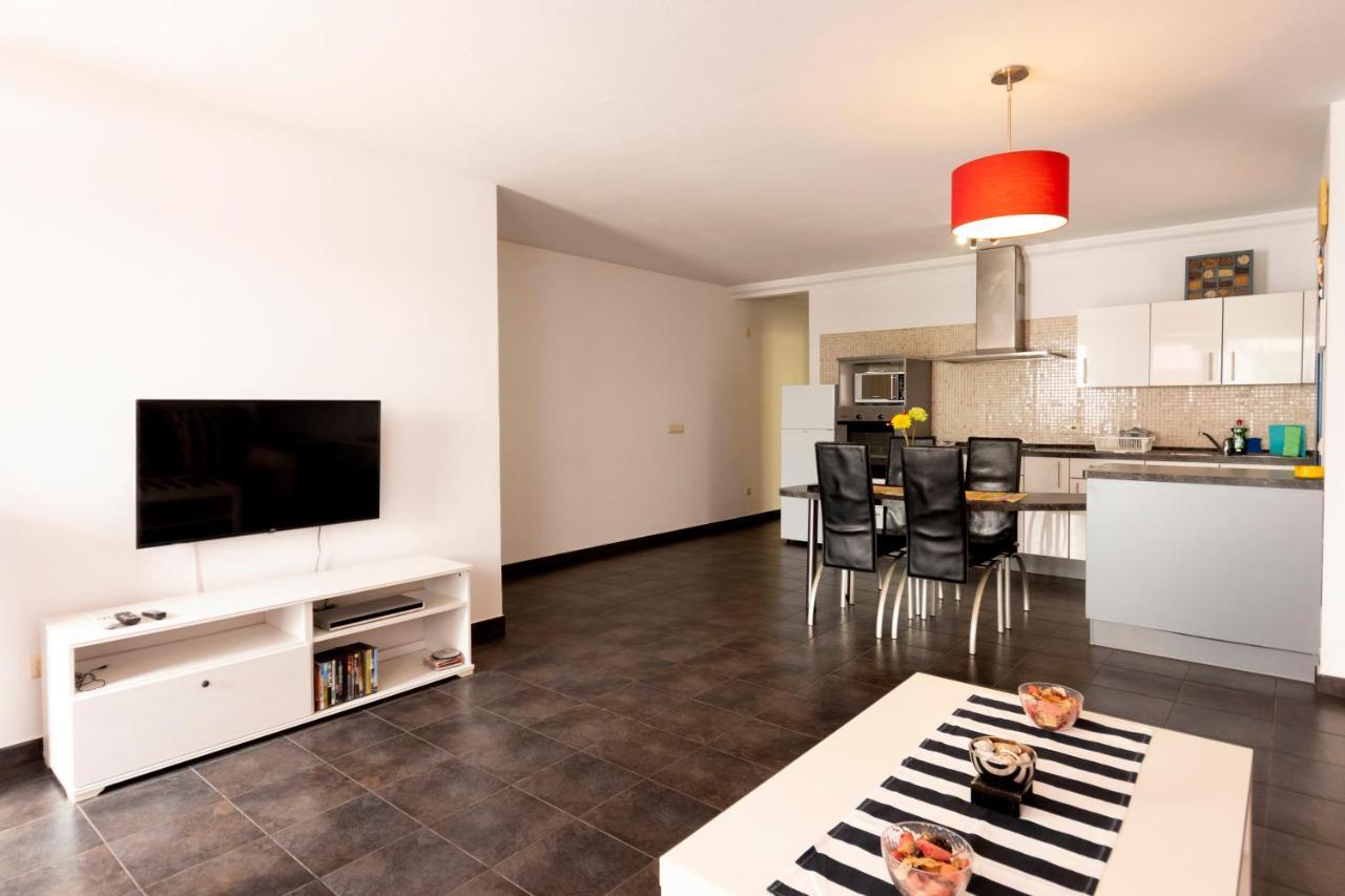 Famara Sunshine Apartment Exterior photo