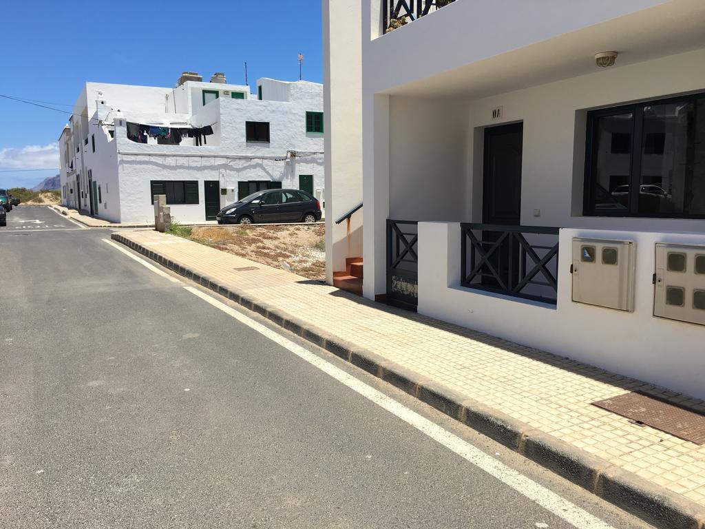 Famara Sunshine Apartment Exterior photo